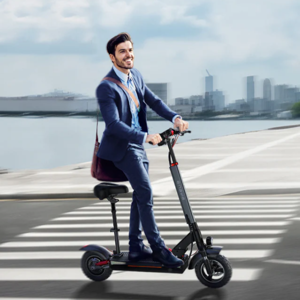 Engwe Y600 electric scooter black red